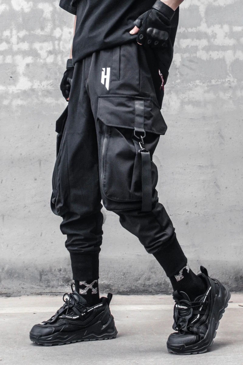 

Men Techwear Black Cargo Pants Men Hip Hop Darkwear Harajuku Cargo Trousers Male Loose Casual Japanese Streetwear Pocket