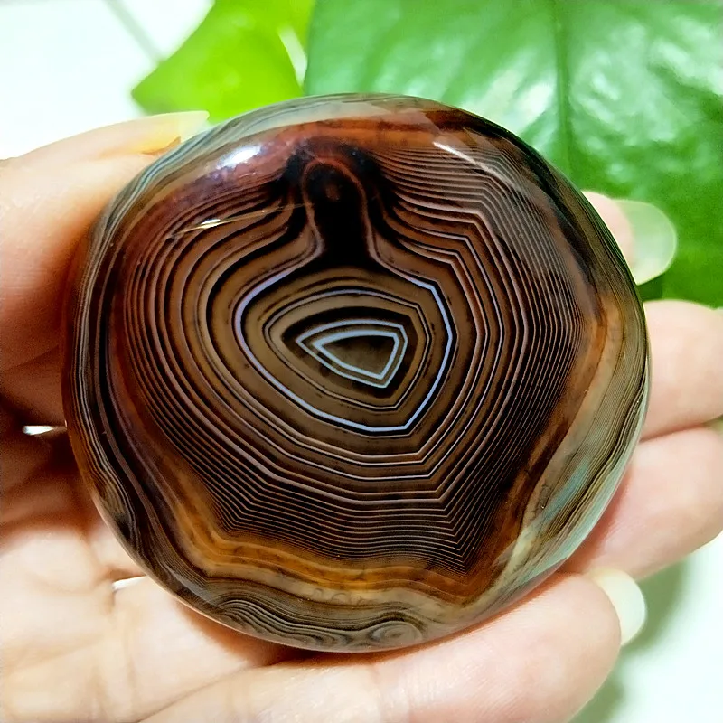 

Кристаллы сардоникса и агата EBET