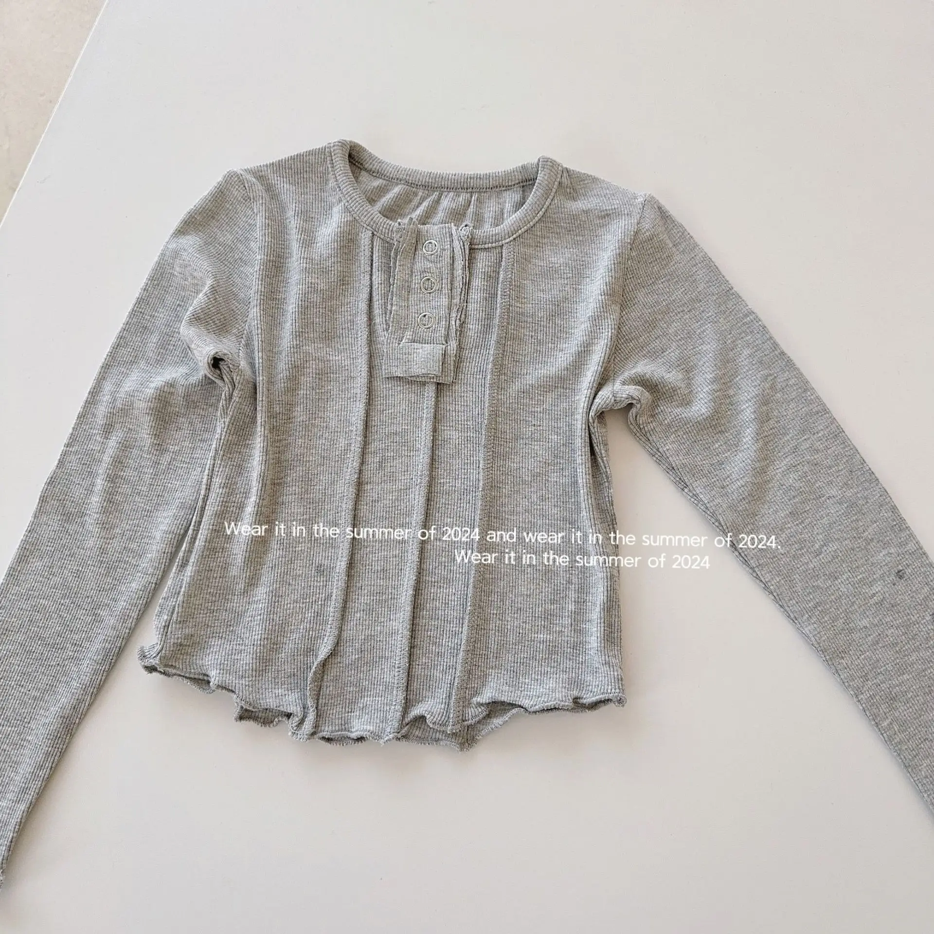 Рубашка для девочек топ футболка с принтом специй осень 2024 новая детская одежда