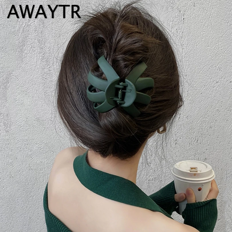 

AWAYTR Korea New Claw Clip for Women Tough Plastic Hair Claw Large Size Hair Clamps Claw Clip Crab for Hair Accessories