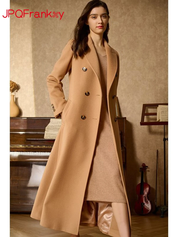 Рисунок 5 - Женский твидовый пиджак средней длины