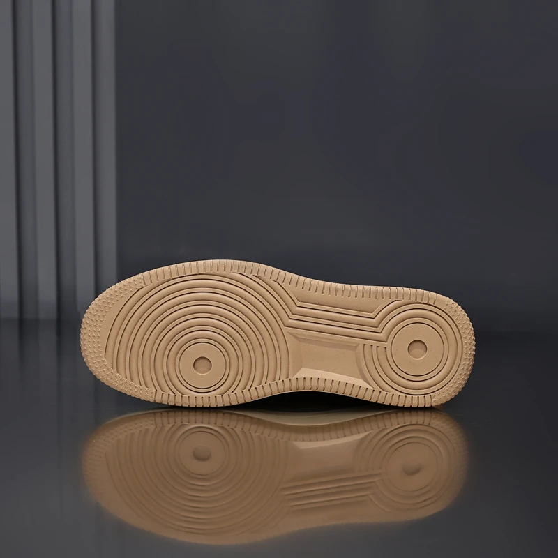 Мужская вулканизированная обувь в корейском стиле с золотым саженцем модные