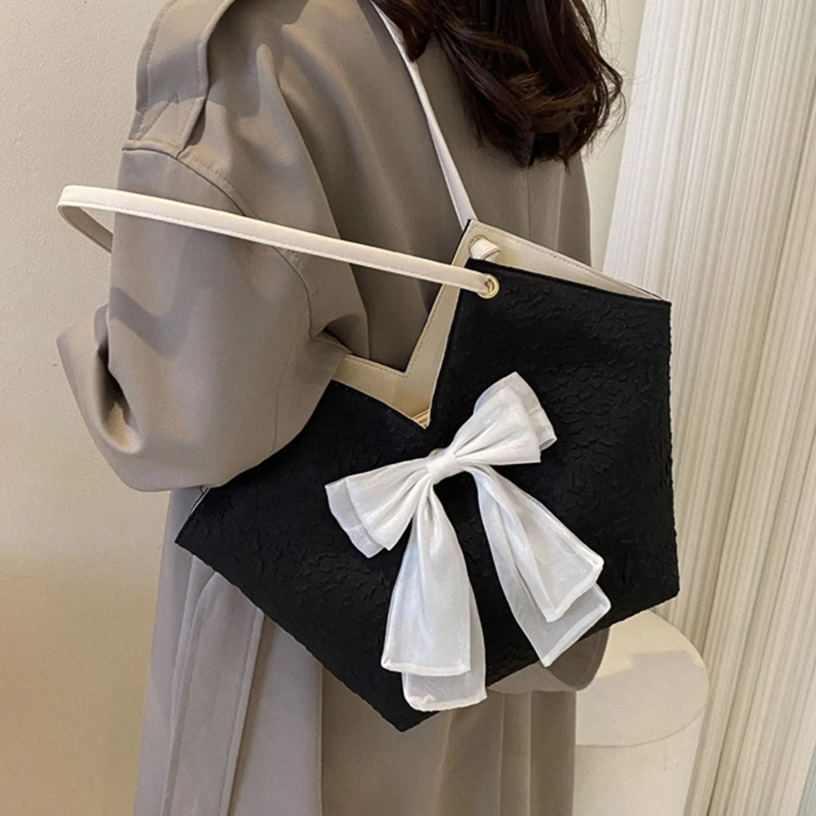 Сумка-тоут M-образной формы с отверстием большой емкости Элегантная стильная