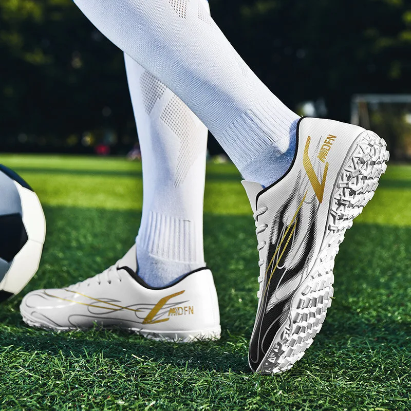 New Blue Men Football Shoes Comfortable Anti-slip Children's Football Sneaker Breathable Men's Soccer Shoes Zapatos De Futbol