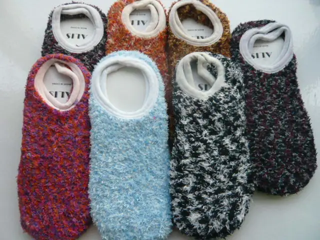 

1 pairs winter to keep warm Mixed color striped plush socks Cute Baby Socks Random sending