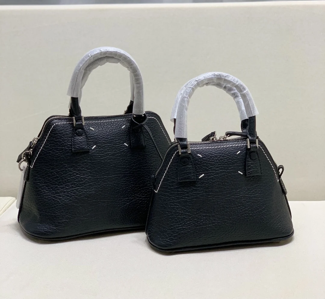 

2022 Grained Calfskin Adjustable and Detachable Handle Hook Buckle Chain Leather Shoulder Strap Padded Crossbody Bag