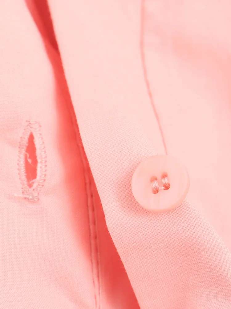 Женское платье-рубашка с поясом V-образным вырезом и коротким рукавом