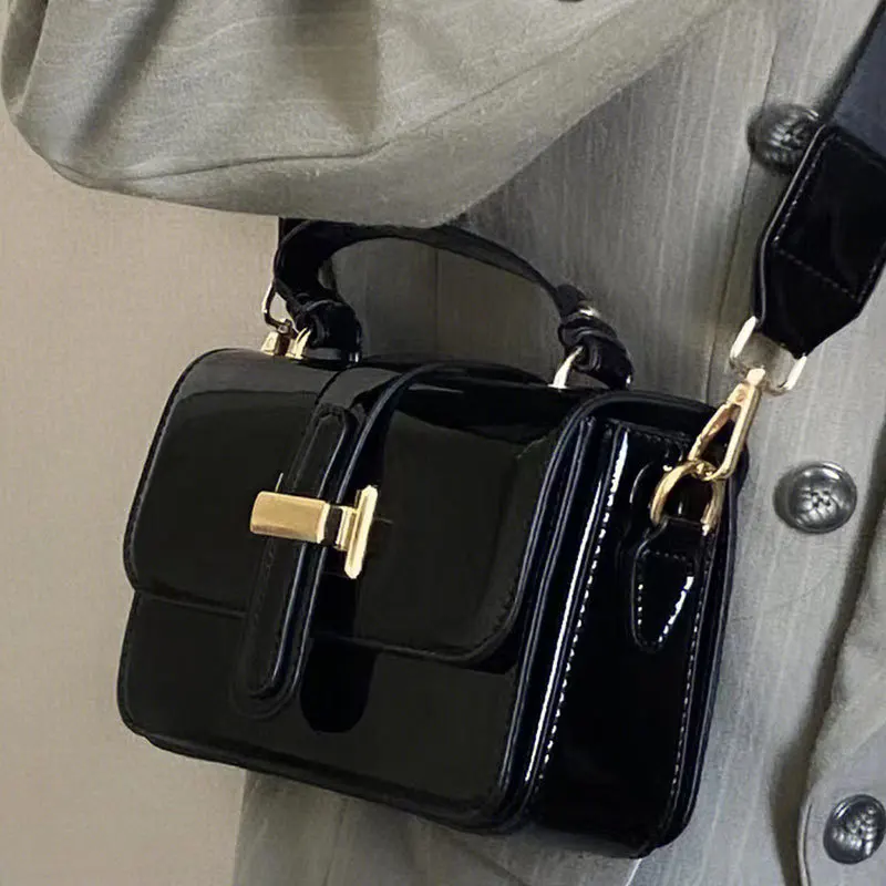 Shopping and Traveling Korean Version Fashion niche Simple Women's Handbag 2023 New Bright Face Versatile Crossbody Bag Trend