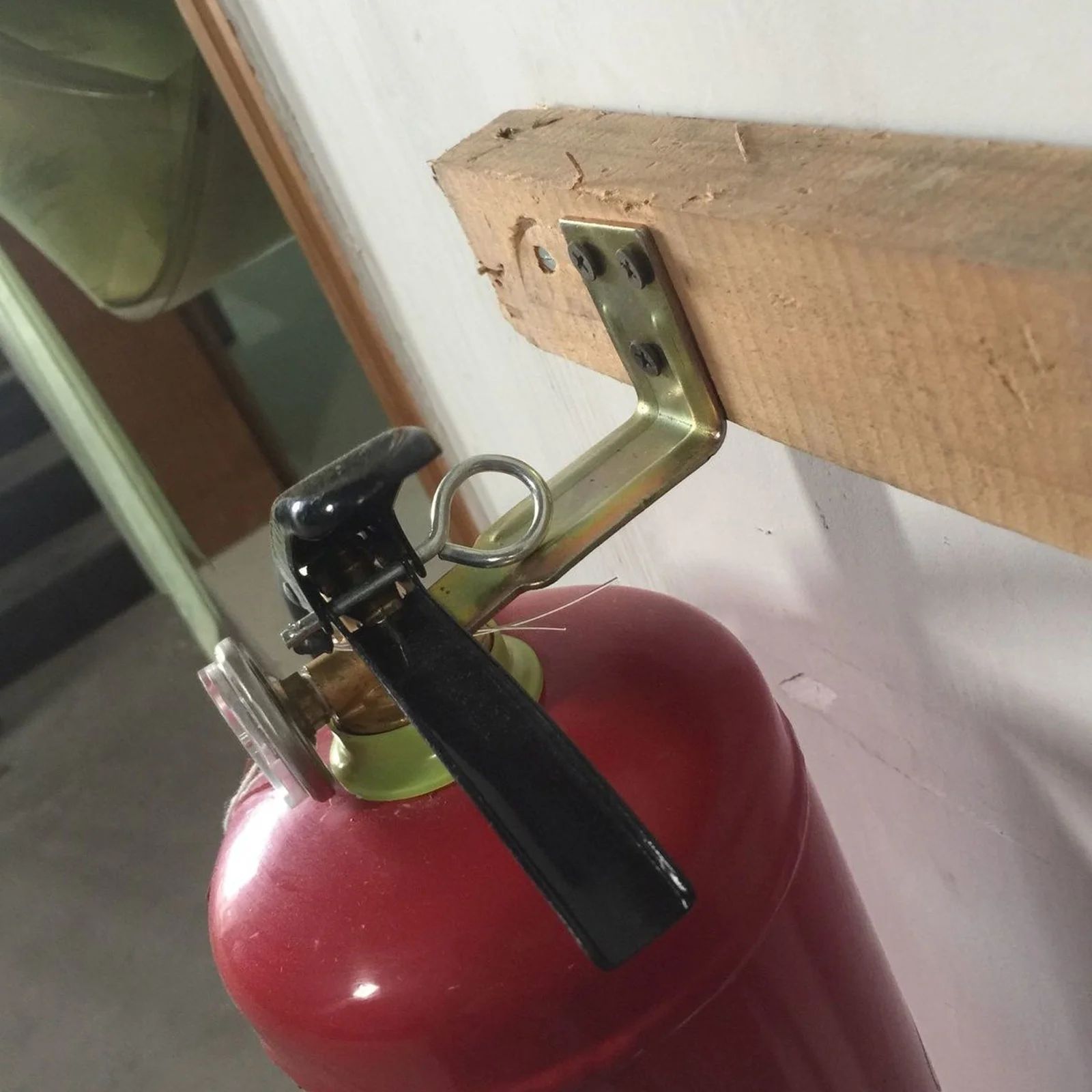 

Extinguisher Fire Bracket Wall Mount Holder Duty Heavy Hanger Extinguishers Hook Water Dry Big Small Mounteduniversal Mounts
