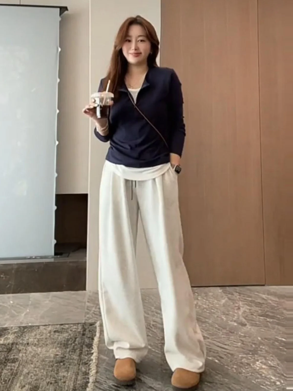 Многослойная футболка больших размеров с плечами женская весенне-осенняя