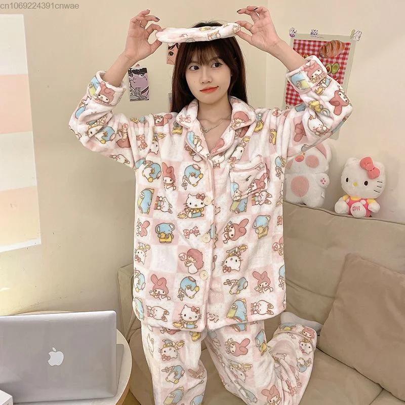 Женский зимний комплект из двух предметов кораллового цвета