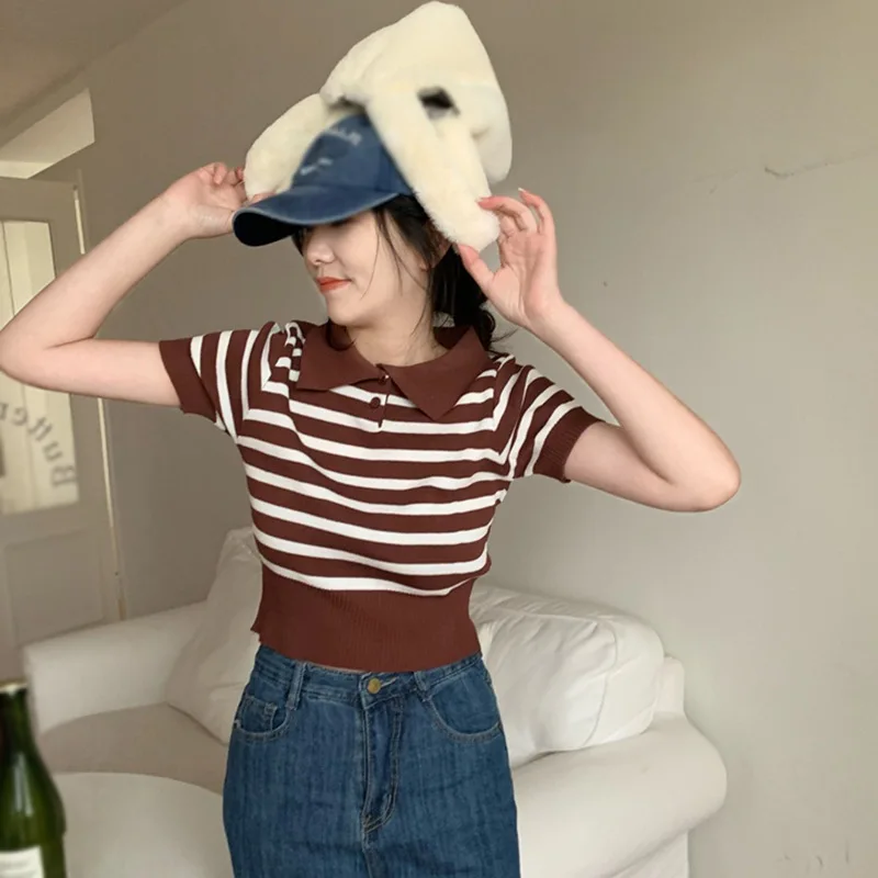 Женский винтажный кроп-топ в полоску с воротником отворотом облегающий