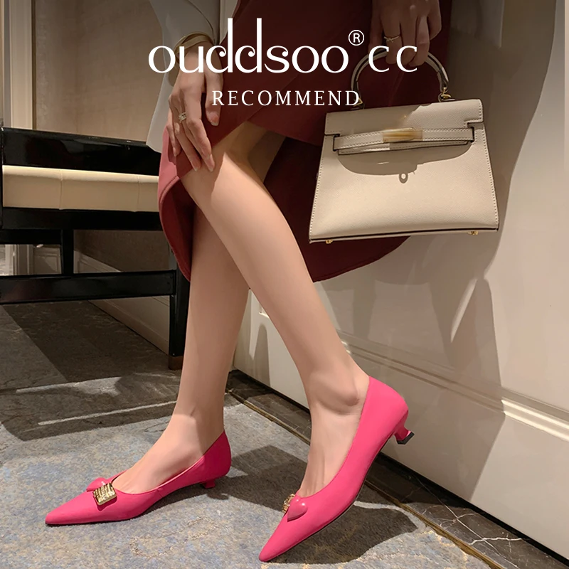 

Женские туфли из натуральной кожи на высоком каблуке с острым носком