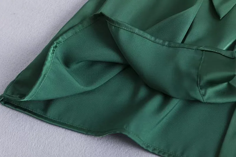 Атласный халат-кимоно зеленого цвета