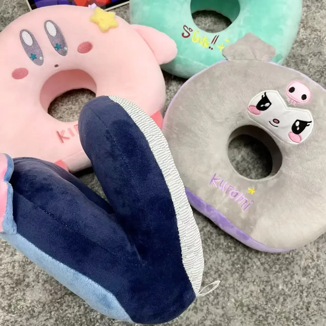 Фото Мультяшная Подушка для сна Kuromi Stitch, удобная дышащая набивная аниме подушка для путешествий, школьная офисная Подушка для сна №3