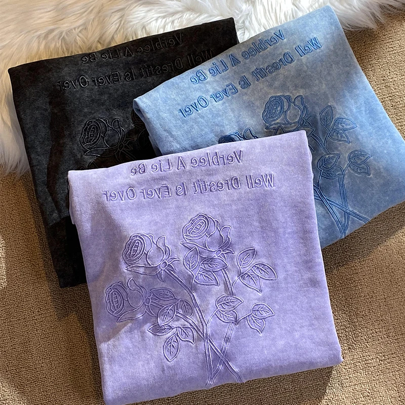 Женская толстовка с капюшоном круглым вырезом и длинным рукавом вышивкой в