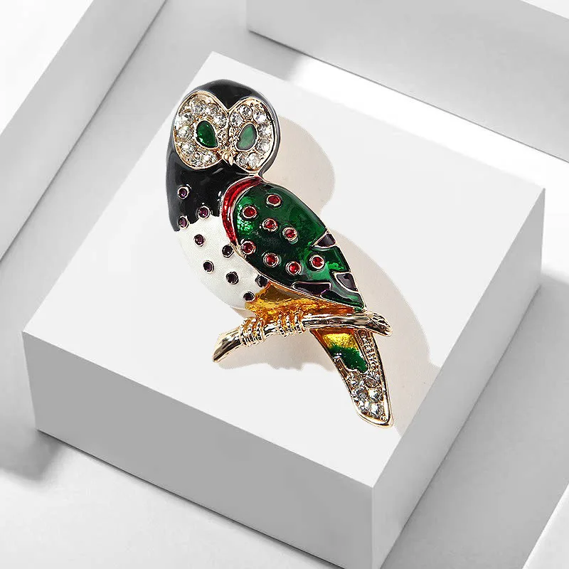 

TULX Green Enamel Pins Rhinestones Animal Owl Bird Brooches For Woman Man Luxury Lapel Pins For Clothes Scarf Jewelry Badges