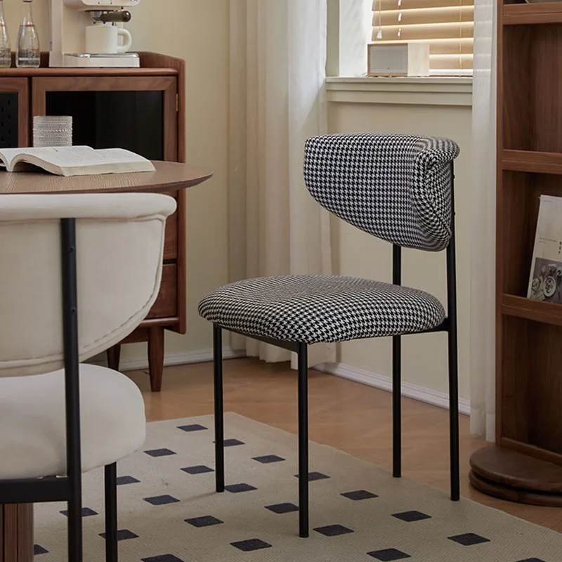 

Regale Accent Salon Dining Chair Metal Modern Floor Bedroom Lazy Waiting Chair Designer Kitchen Dresser Cadeira Home Furniture