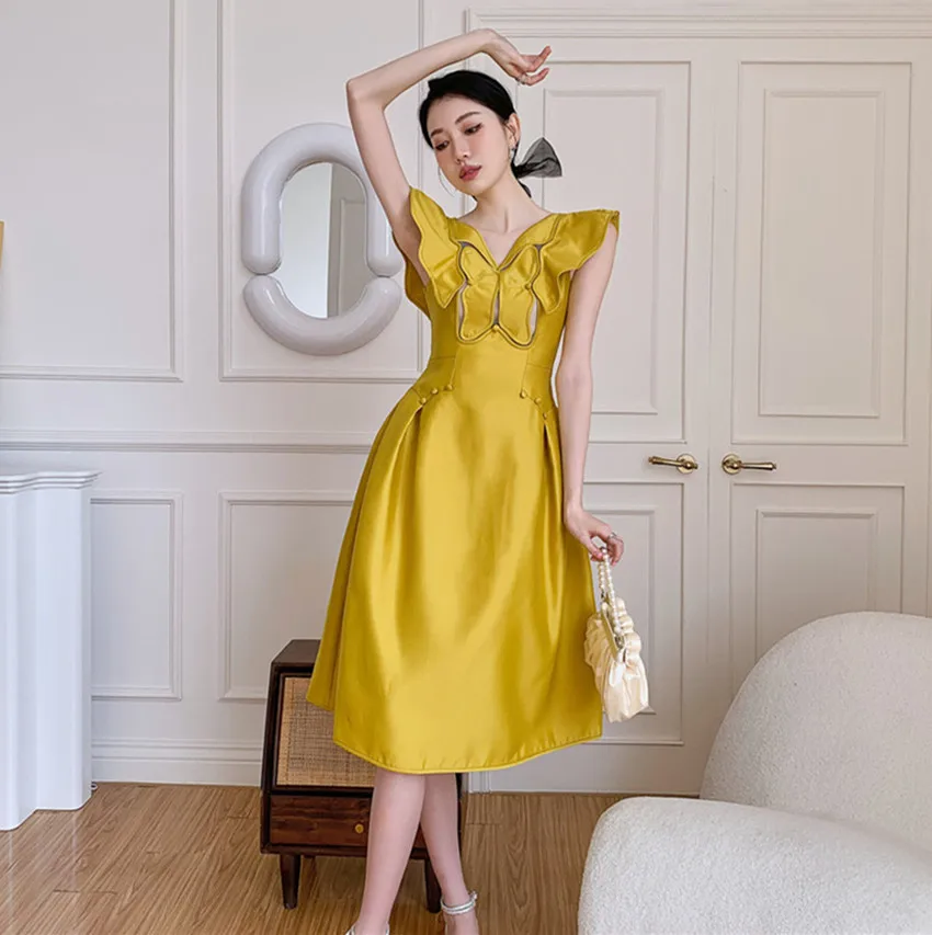 

New High Quality Summer Lemon Yellow Flying Sleeve Dress Runway Women V Neck Butterfly Embroidery Ruffles Party Midi Dresses
