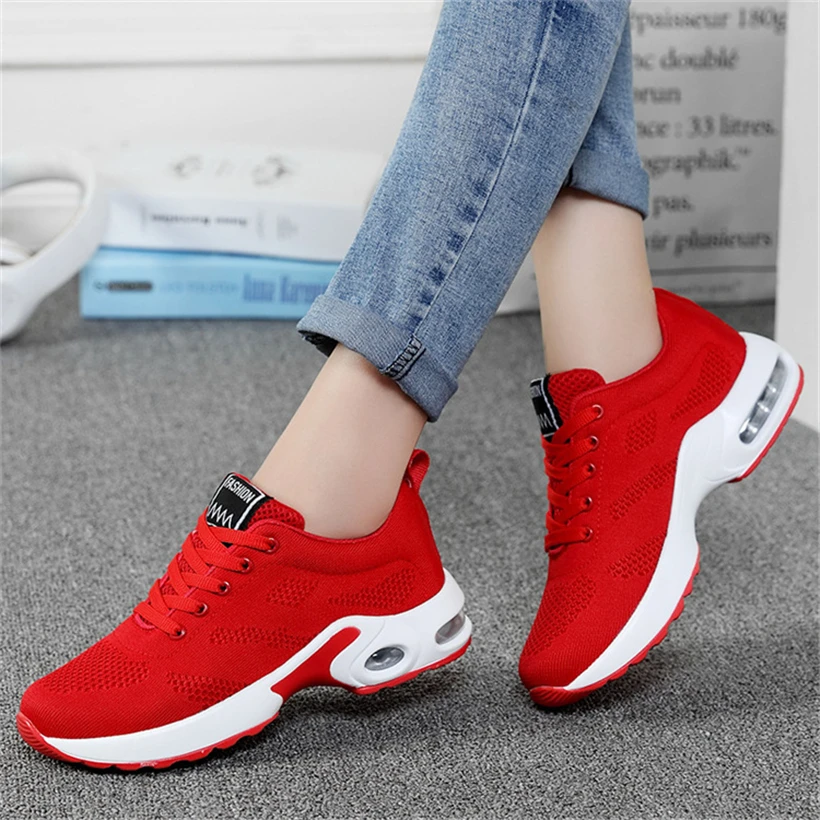 Casual Ladies Running Shoes Flying Woven Breathable Mesh Outdoor Light Weight Sneakers Fashion Women Lace-up Sports Shoes