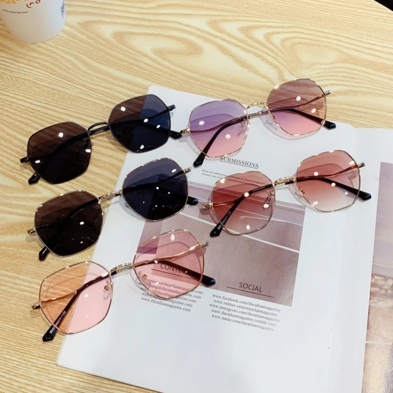 

Fashionable Sunglasses New Sunglasses Women's UV-Proof Transparent Pink Purple Women