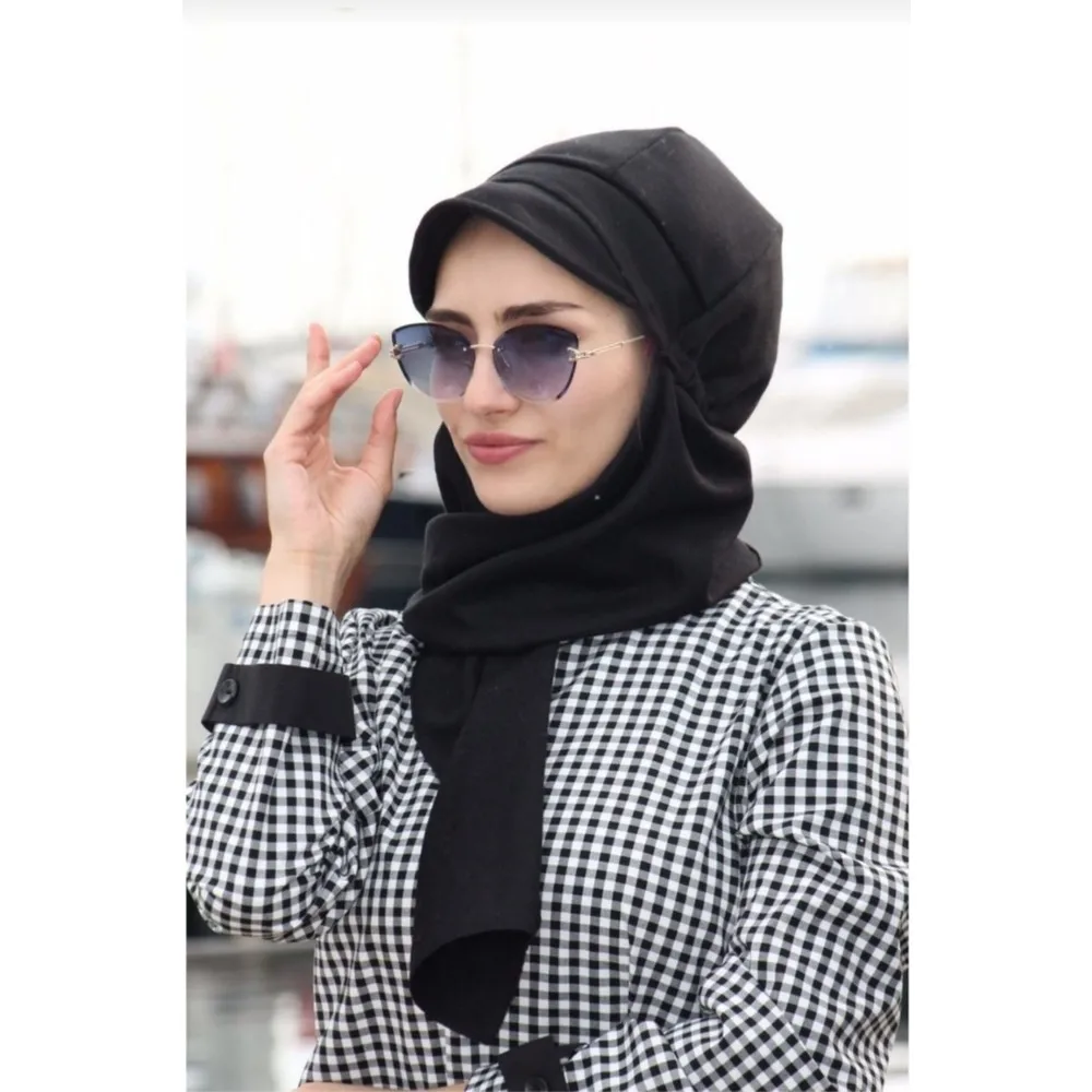 

Шаль с надписью на зиму