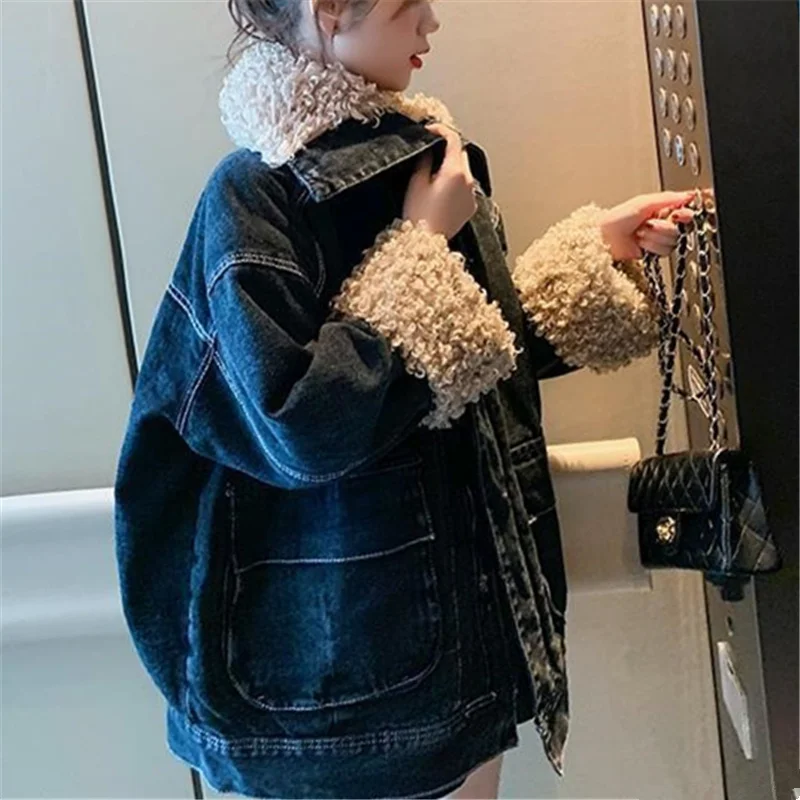 Рисунок 2 - Женская зимняя джинсовая куртка