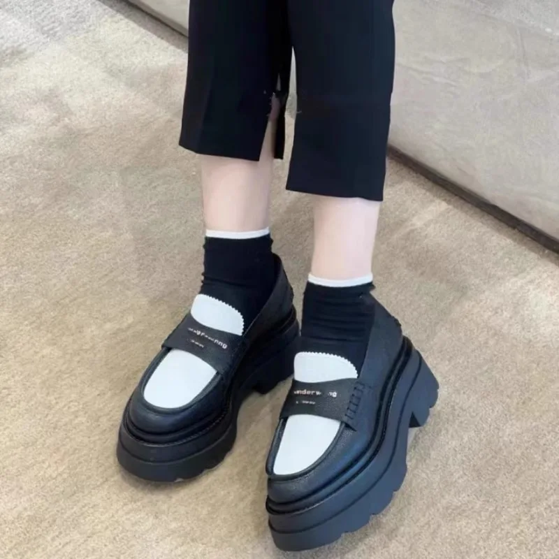 

British Style Casual Leather Shoes Rhinestone Flower Loafers Autumn Chunky Heel Single Shoes Women's French Slip-on Black Pumps