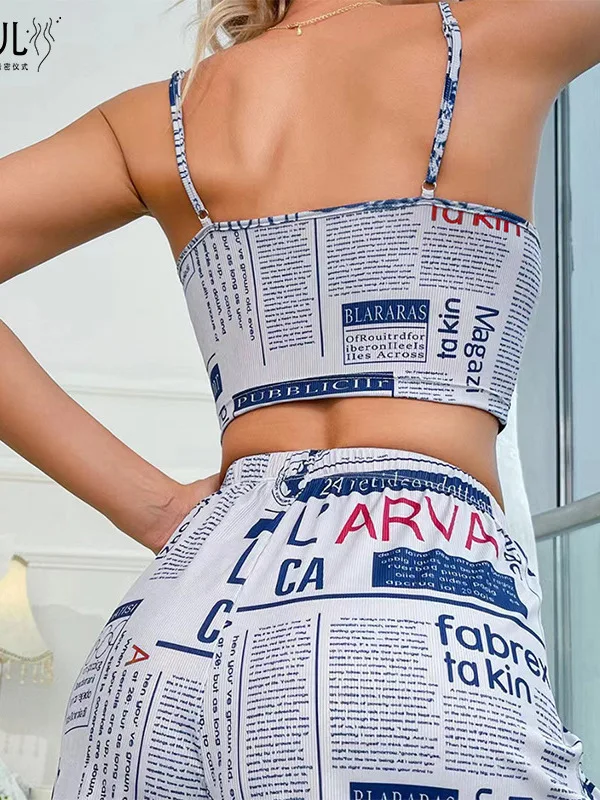 Лето 2024 новые сексуальные шорты на бретелях с v-образным вырезом модный узор