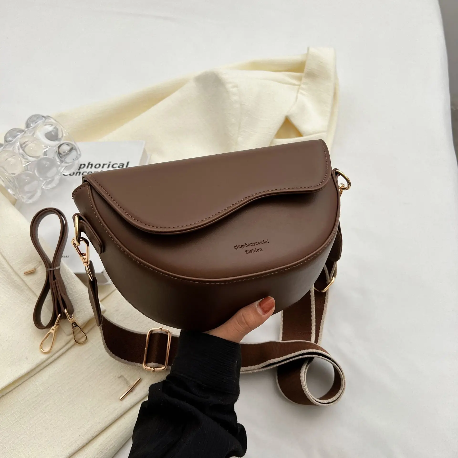 

Маленькие подмышечные сумки для женщин, летняя сумка через плечо с цепочкой, винтажные Дамские кошельки для подмышек, сумочка из искусственной кожи