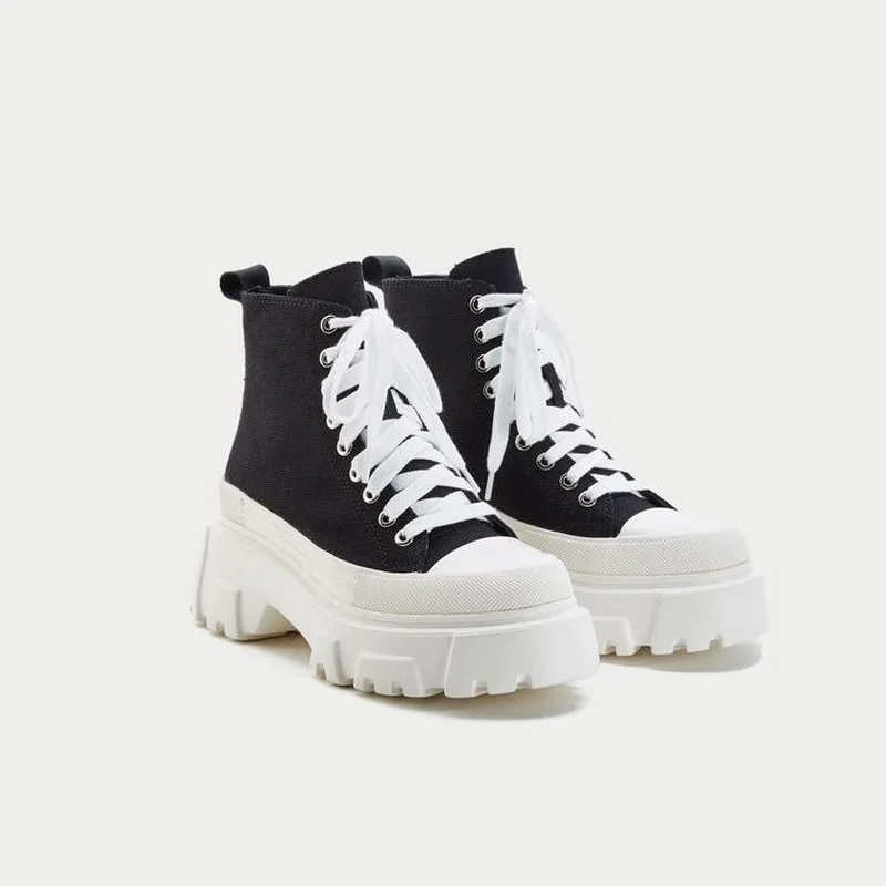 

2022 Latest Spring and Summer New Fashion Round Head Strappy Boots Shoes Women Waterproof Shoes for Women Platform Shoes New