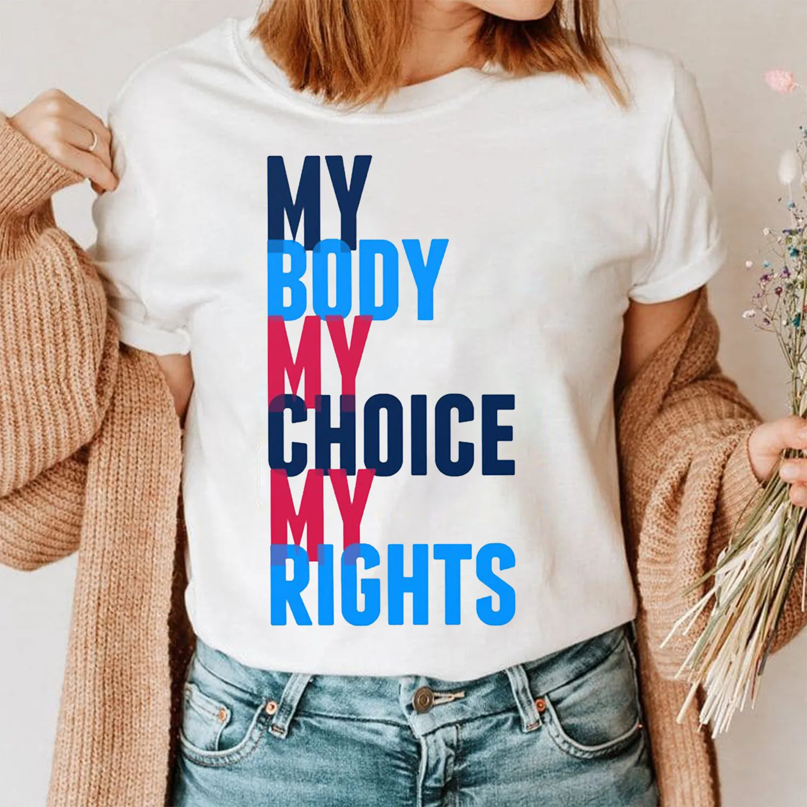 

Женская блузка с коротким рукавом, круглым вырезом и надписью