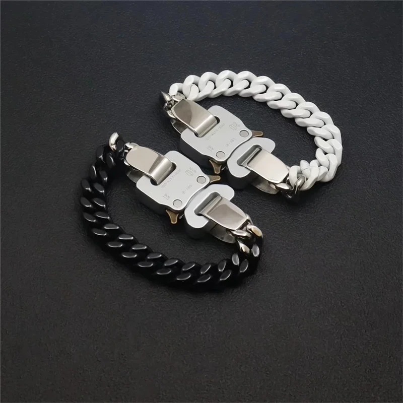 

1017 ALYX 9SM Rollercoaster Mixed Color Buckle Necklace Men Women Alyx Necklace Colorfast Metal Chain Patchwork Link