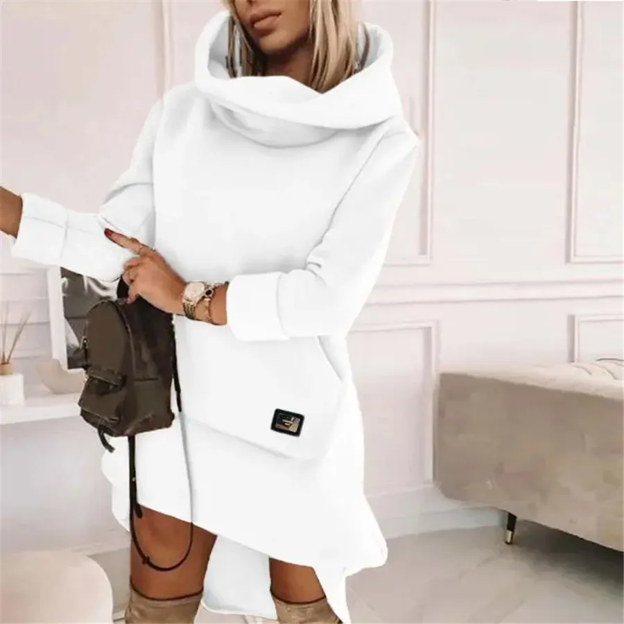 Рисунок 2 - Осень 2023, женское платье с капюшоном