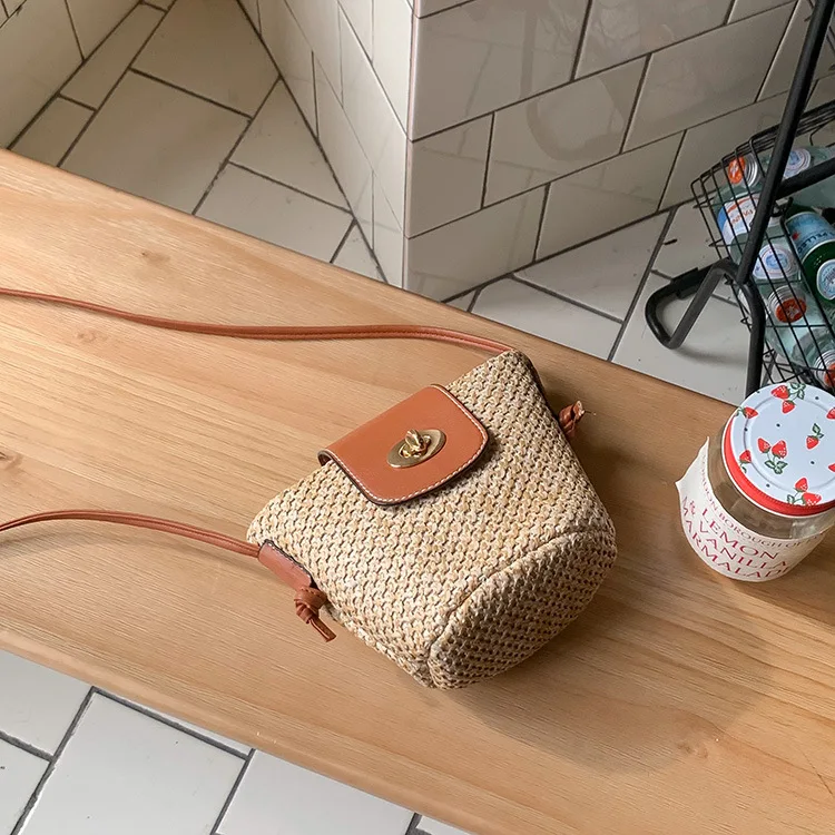 

Small Design Bag Women's Summer 2023 New Fashion Women's Bag Weaving Crossbody Bag ins Grass Woven Beach Bag