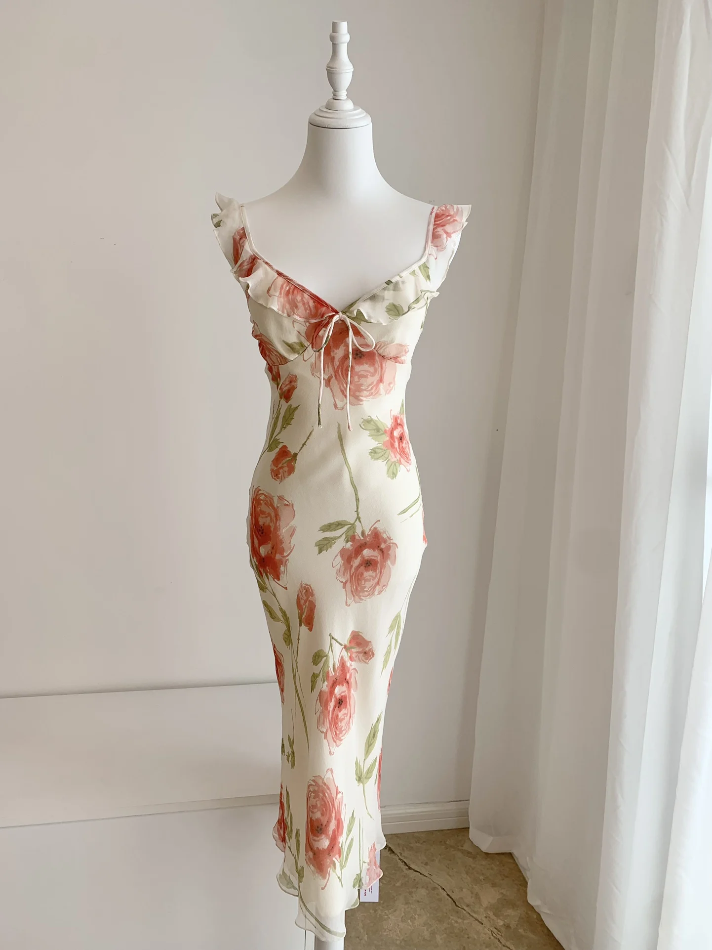 Женское облегающее платье миди из 100% шелка с цветочным принтом