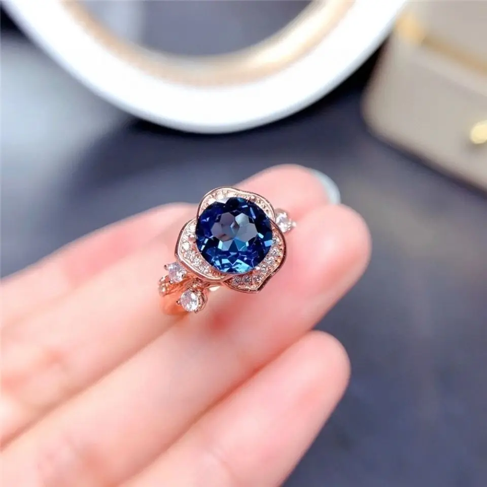 

[Blossom] S925 Sterling Silver Inlaid Blue Topaz Women's Ring Fashion Korean Version Live Mouth Moissanite