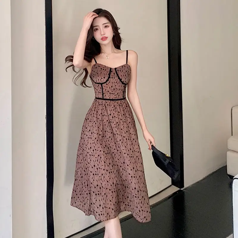 

2022 Women's Dress New Pattern Summer Camisole Sense of Design Retro Broken Flowers Show Thinness Leisure Time Free Shipping