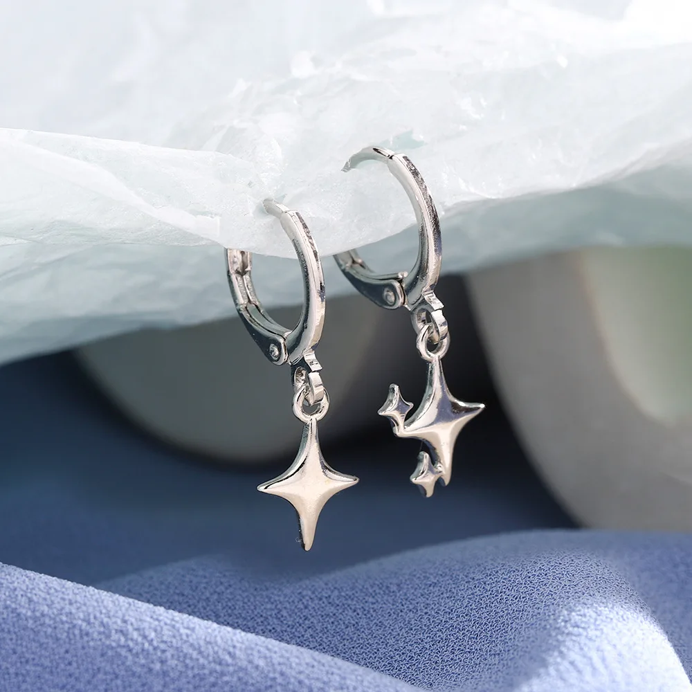 Серьги-кольца женские серебристые с пряжкой в виде звезд