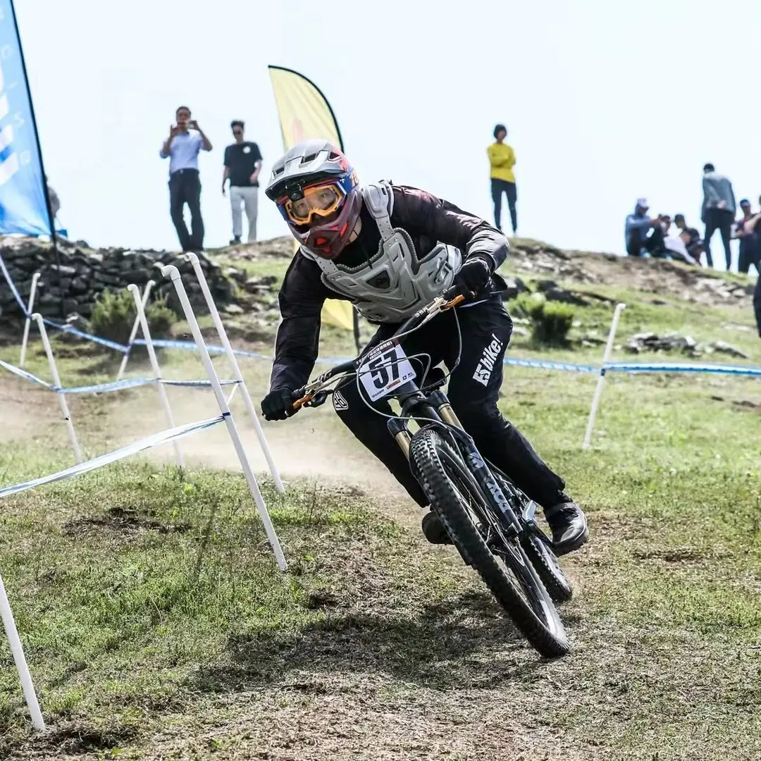 Фото AVITUS Zapatillas MTB обувь с плоской педалью Sholace обувь для горного велосипеда Freeriders Downhill Enduro Нескользящая мужская дышащая обувь для велоспорта №2