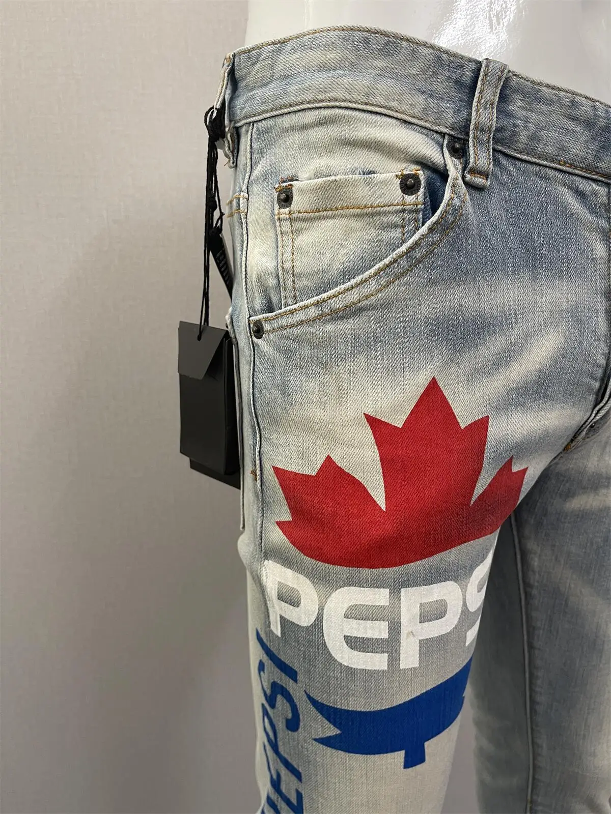 2023 New Fashion Men's Denim Pants Fashionable Hole Splash Ink Paint Slim Fit Small Feet  Jeans for Men