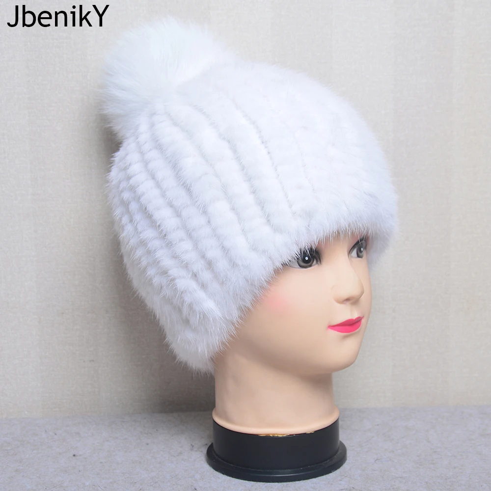 Зимняя женская теплая шапка из натуральной норки для отдыха в деловом стиле