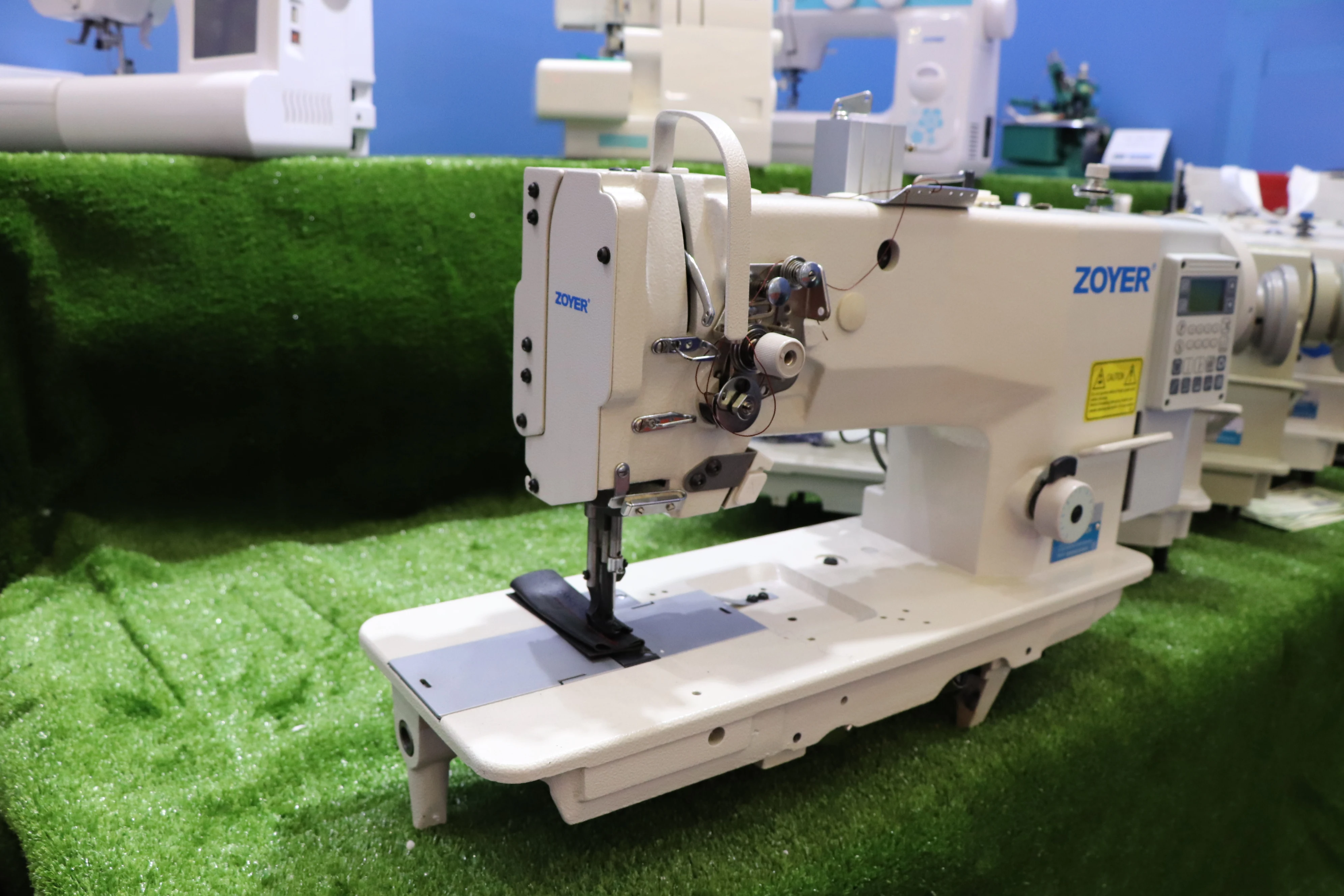 ZY4410-D4 Промышленная швейная машина Zoyer с одинарной тяжелой блочной подачей и
