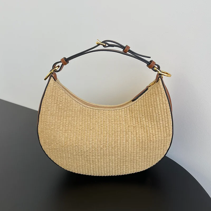 

2023 New Grass Weaving Crescent Bag Fashion Underarm Bag Luxury Handbag Versatile Womens Bag Designer Beach Bag with Metal Chain