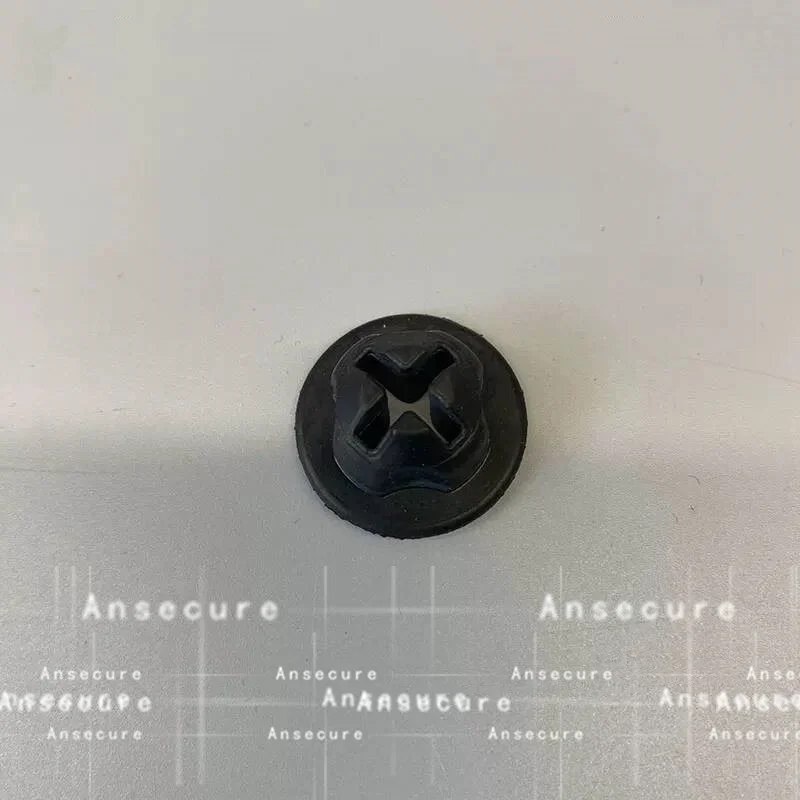 

2,0 Резиновая втулка расширительного бачка охлаждающей жидкости двигателя для Audi A4 S4 B9 A5 S5 2017-2025 4G0121585A