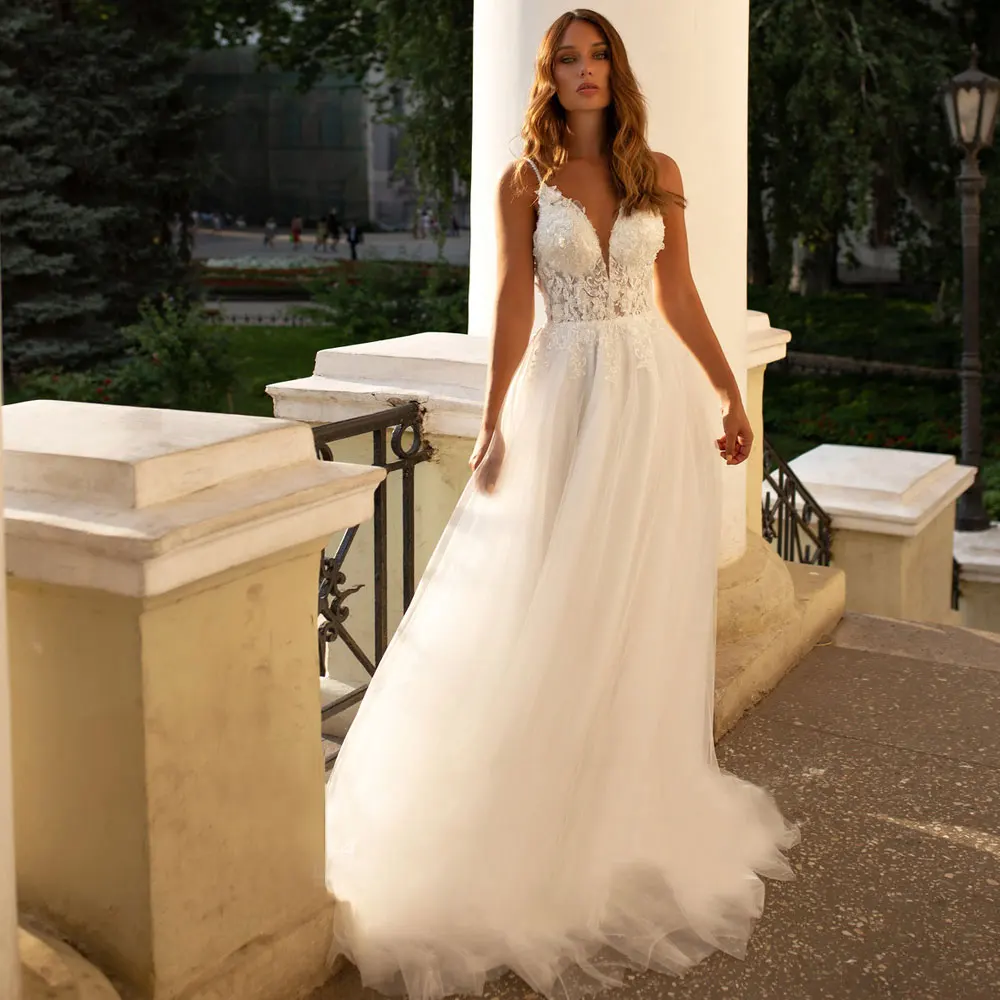 

Romantic A Line Wedding Dress 2023 Bridal Gown Backless Lace Applique Sweep Train Boho Formal Bride Wear White Ivory Custom Made