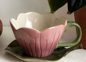 

Винтажная керамическая чашка-тюльпан