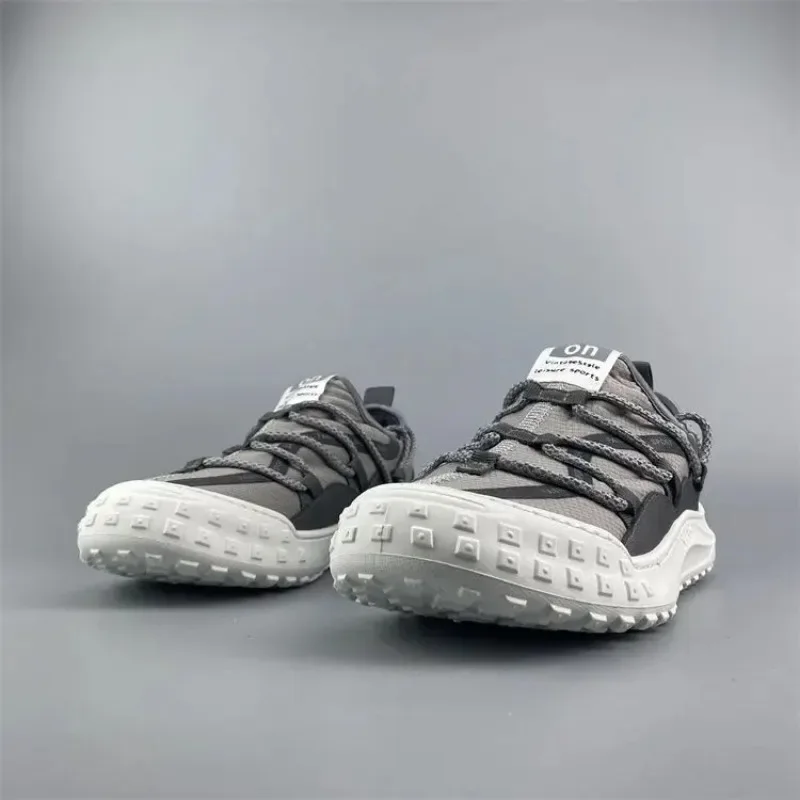 Дышащие мужские кроссовки из сетчатой ткани на толстой платформе