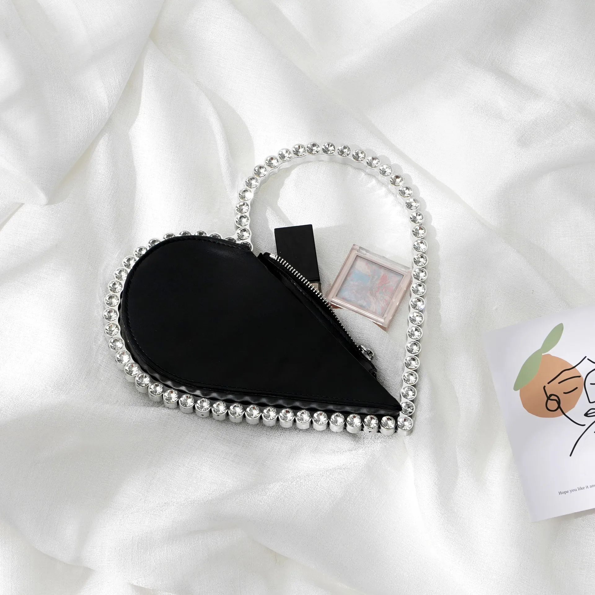 

Новинка 2023, Милая женская сумка для ужина с алмазной вставкой, женская сумка в форме сердца, женская сумка, сумка для влюбленных, ста пар, Портативная сумка