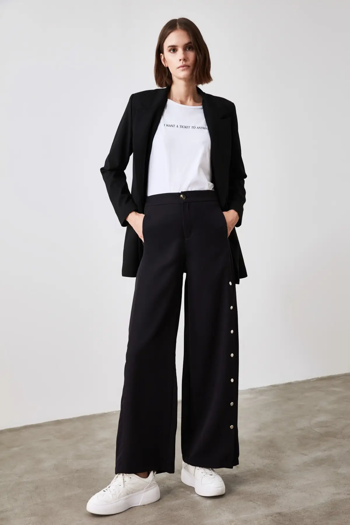

Black Sides Snaps Wide Bell-Bottomed Pants TWOSS20PL0398